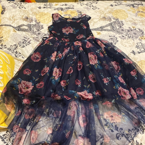 black flower kids dress with bow in the back - Picture 1 of 2